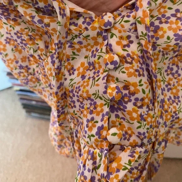 Blue Blush Ruffle Floral Crop Top - Picture 7 of 8